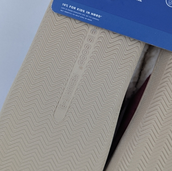 Life Is Good Slippers Winter Snow Bear Cardinal Embroidered Red M (7-8) NWT - Picture 11 of 13